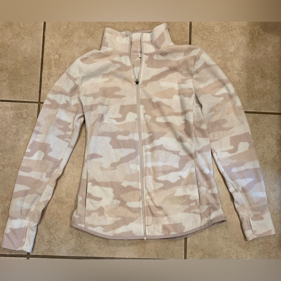 Old Navy Active Zip Up Pink Camo Fleece Jacket. Size: Small - Picture 1 of 4